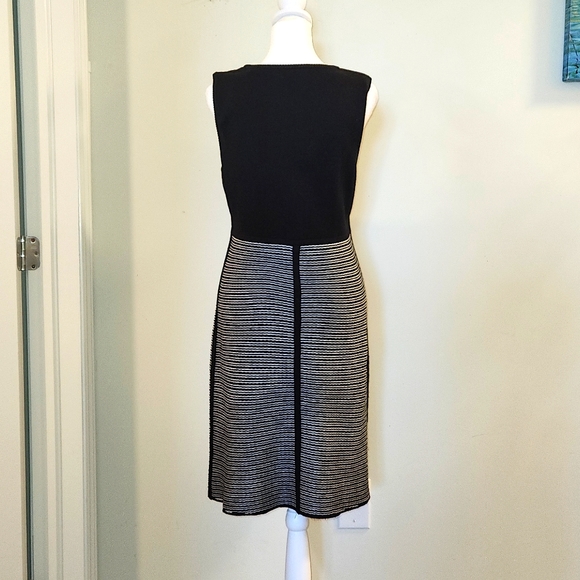 Calvin Klein~ Designer Sleeveless Sweater Dress Size M - Picture 3 of 5